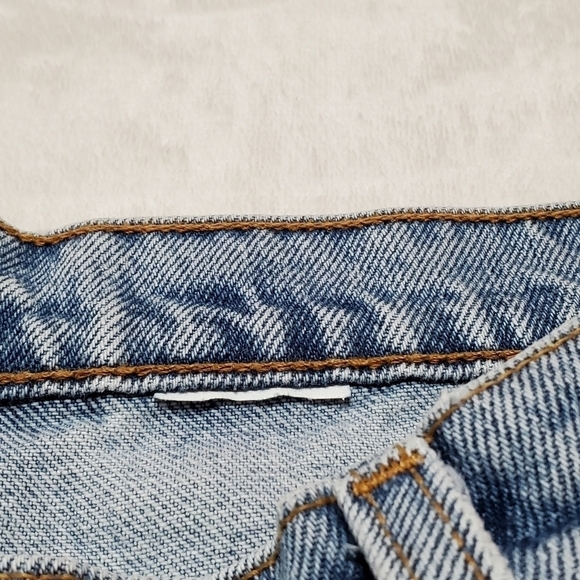 VINTAGE Levi's 560 Grunge Mid Wash Stone Wash Loose Raw Cut Distressed Jeans - Picture 10 of 12